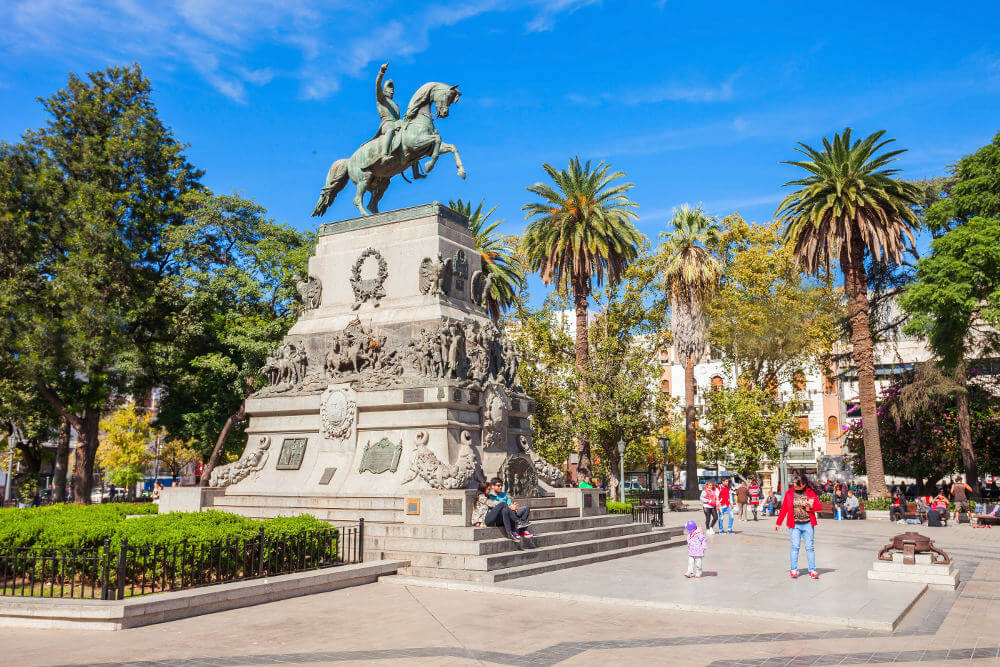 Iedereen die zich oriënteert voor reizen in Argentinië kent steden als Buenos Aires of Salta en misschien nog wel Ushuaia. Cordoba kennen mensen veelal vanuit Spanje, een enkeling als de lokale munteenheid van Nicaragua. Dat is best gek, want Cordoba is al lang populair bij Argentijnse toeristen. De buitenlandse toeristen beginnen de stad pas net te ontdekken.