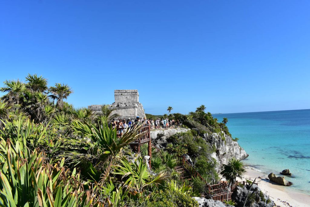 Tulum wordt vaak bestempeld als ‘the place to be’ in Mexico. Hip and happening, de plek voor Instagrammers, influencers, backpackers en yoga-fanaten. Lees een willekeurig blog over Mexico en de kans is groot dat Tulum wordt omschreven als de leukste en hipste bestemming waar ze zijn geweest. Maar is Tulum echt wel zo bijzonder?